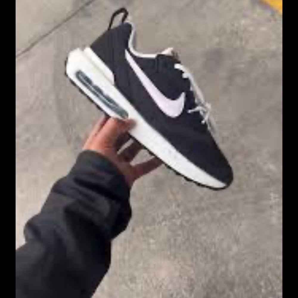 mens Nike air max dawn in 11.5 used great condition